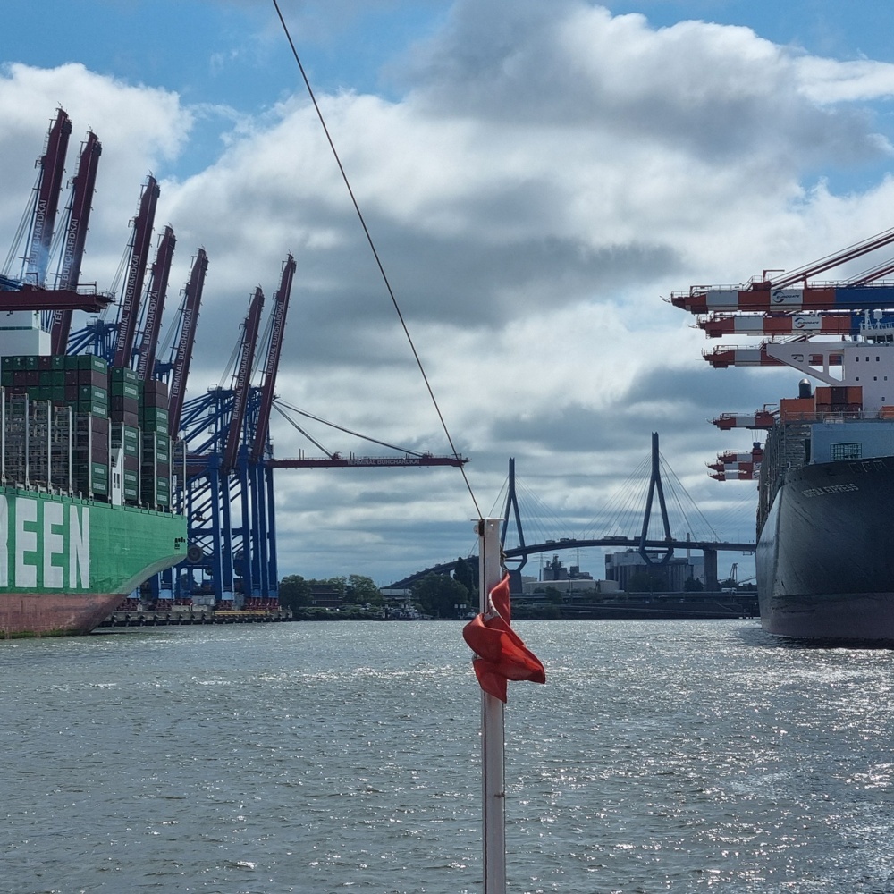  Hamburg , Ställplats: Wohnmobilstellplatz Elbepark Bunthaus 