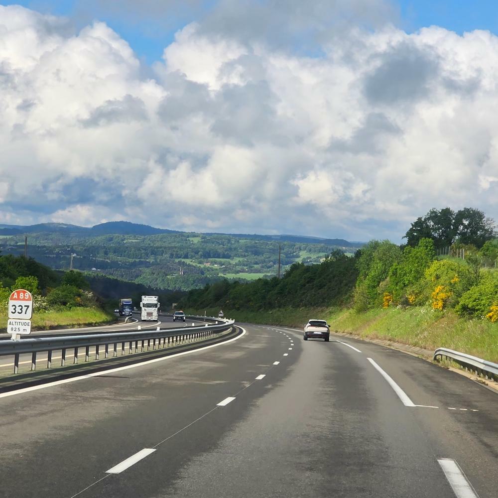  Allassac, Ställplats: Garavet rive de Vézére 