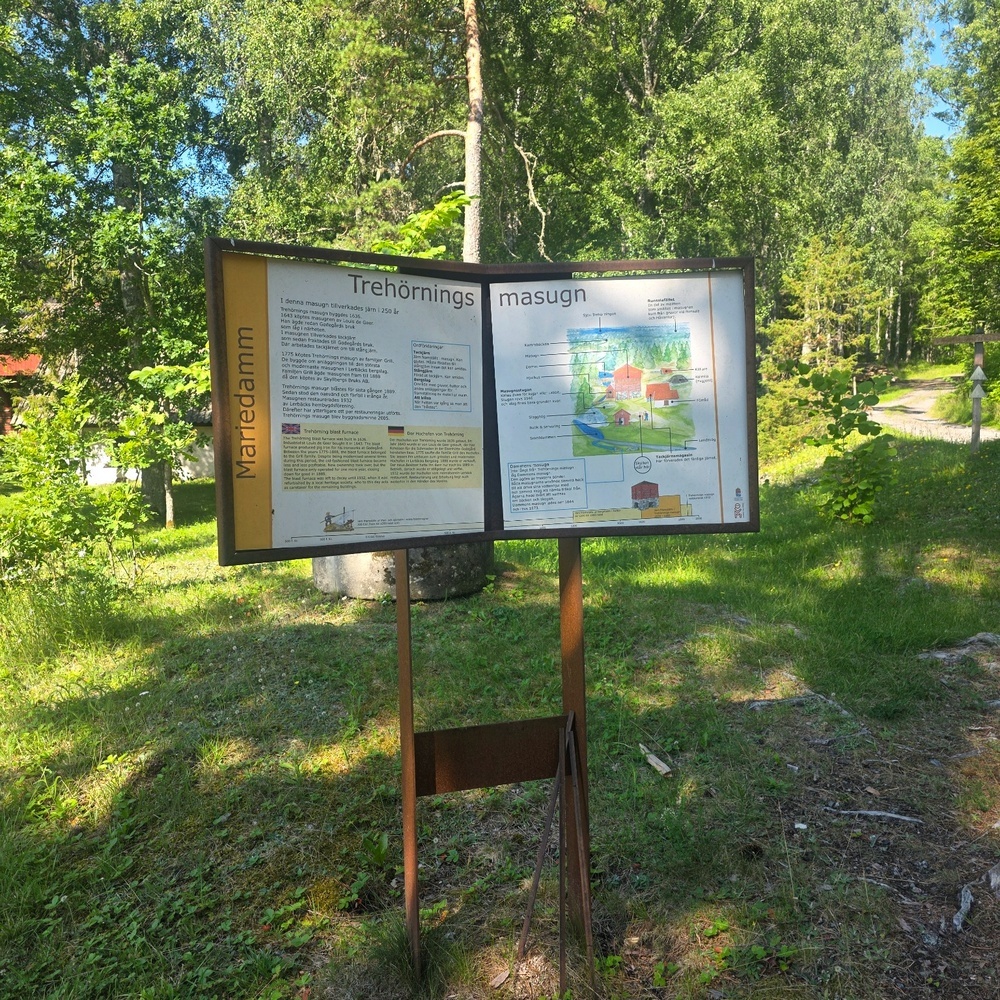  Brevens Bruk , Parkeringsplats: Röda Sand 