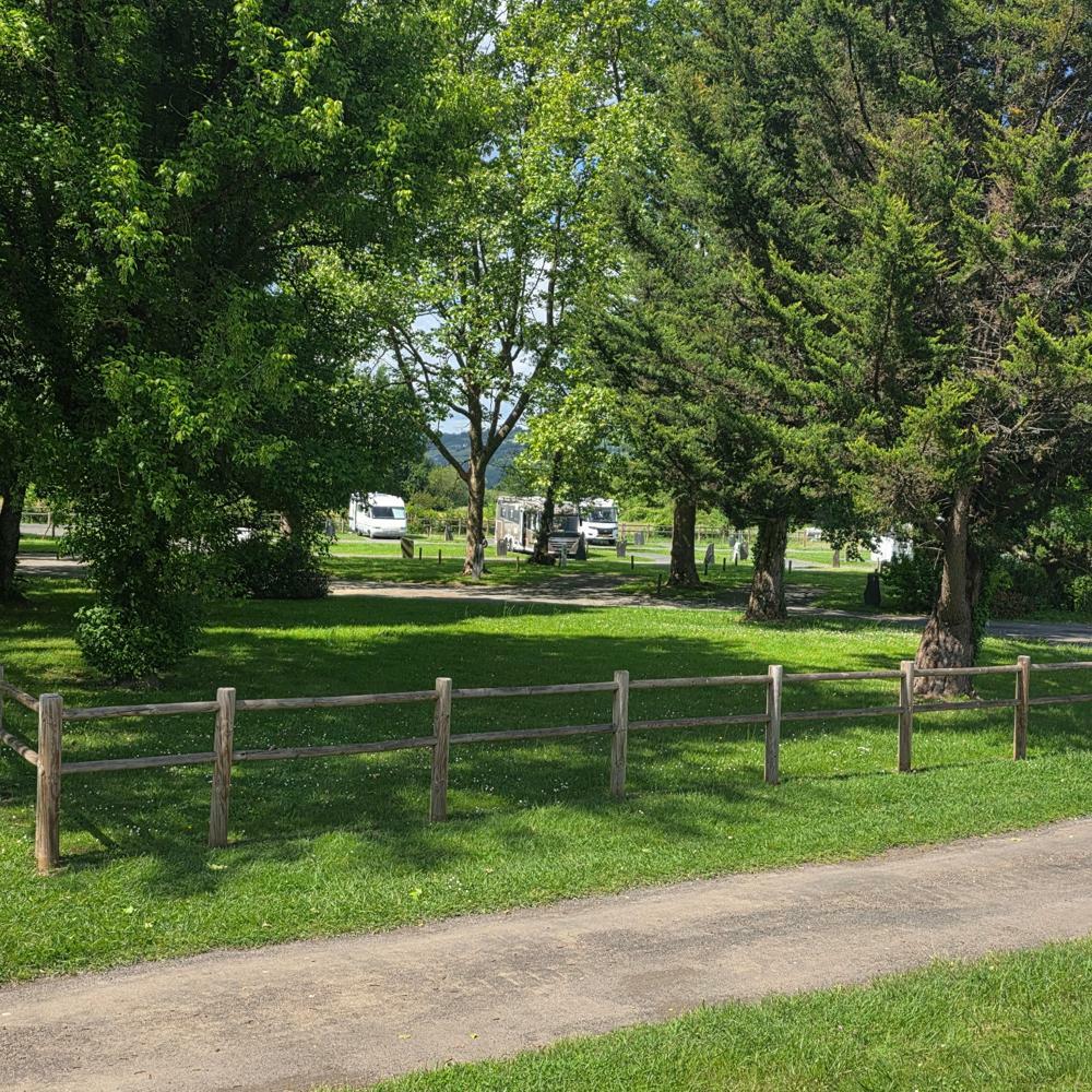  Allassac, Ställplats: Garavet rive de Vézére 