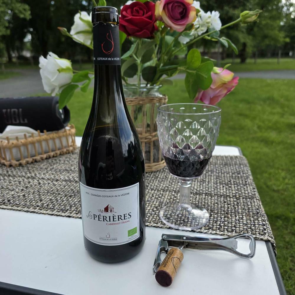  Allassac, Ställplats: Garavet rive de Vézére 